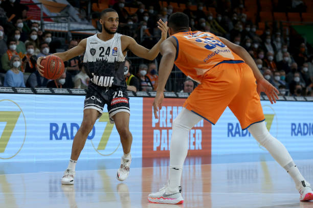 使得下赛季 使得下赛季