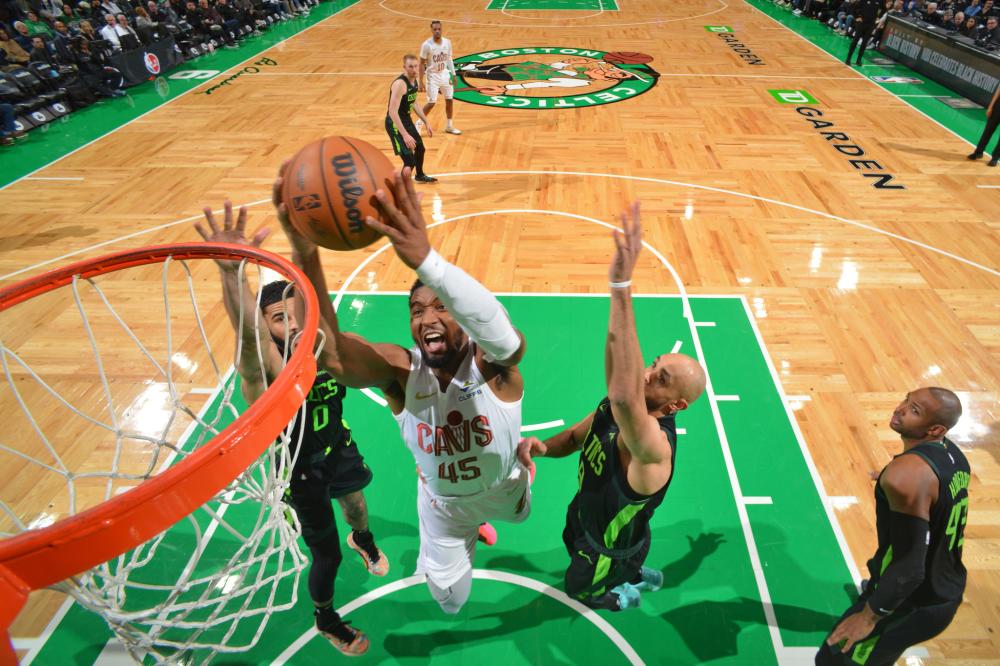 传帮助队友 传帮助队友