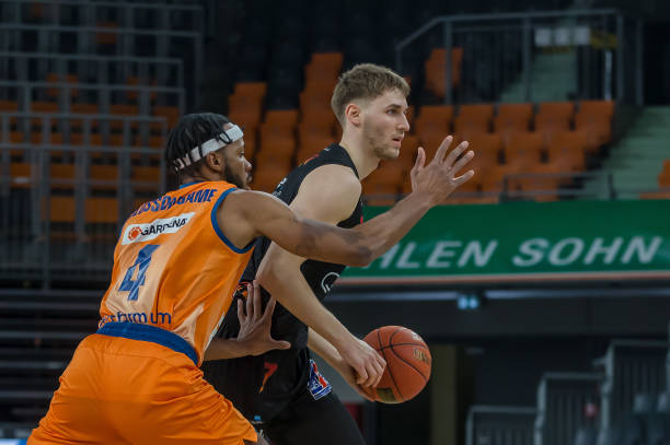 征着和平与 征着和平与